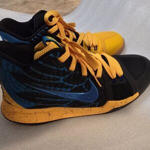 Nike Kyrie 3 "What The?" Size 5.5y Unisex.color Yellow,black,and blue